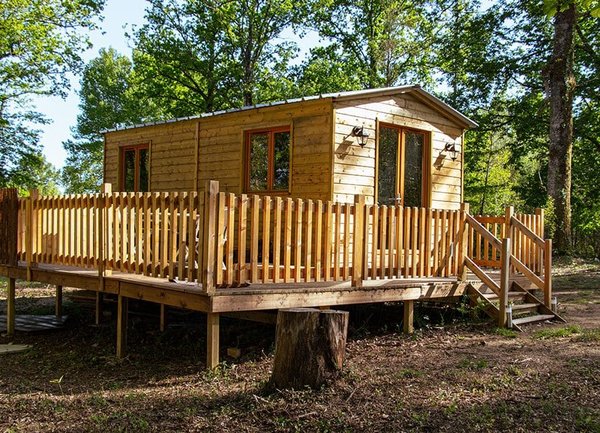 Éveillez vos sens : séjournez en roulotte en dordogne